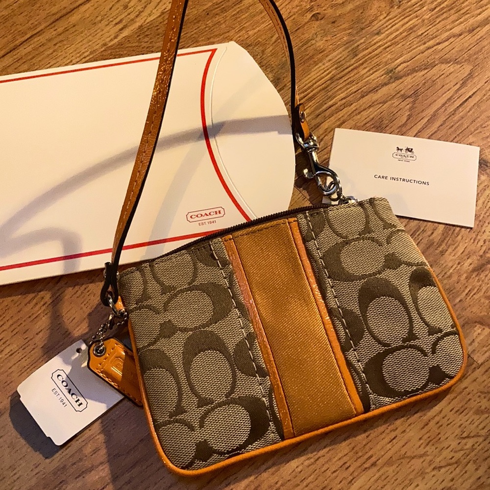 NWT Coach Wristlet